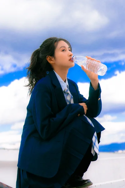 剛開始拒絕后來(lái)迎合