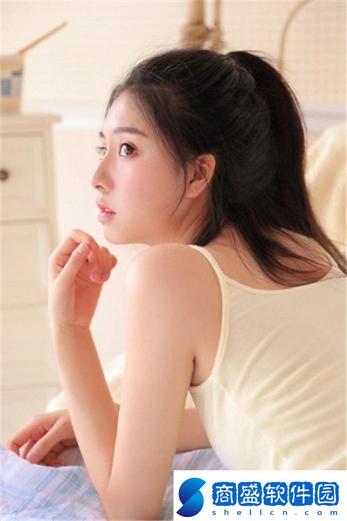 一面膜胸口一面膜下免費(fèi)上演直播才藝展示